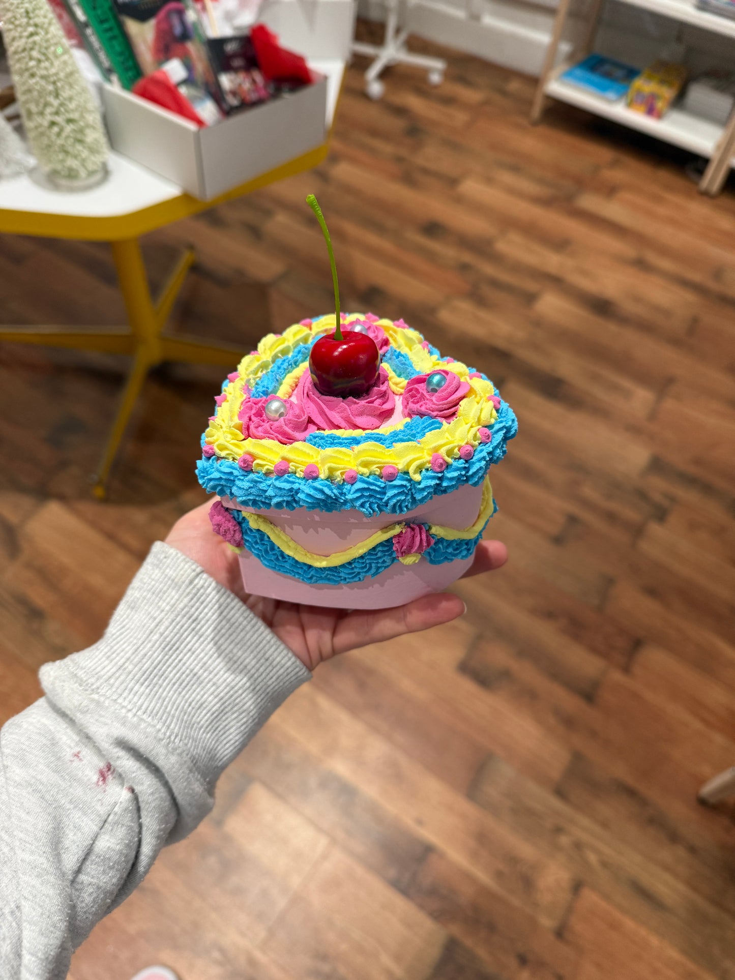 Paint A Fake Cake Box With Aster Santiago 2.18, 6:00 - 9:00 PM